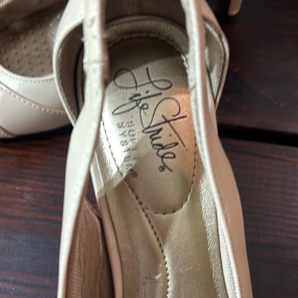 Life Stride Cream Textured Heels for Formal Elegance - Picture 2 of 9